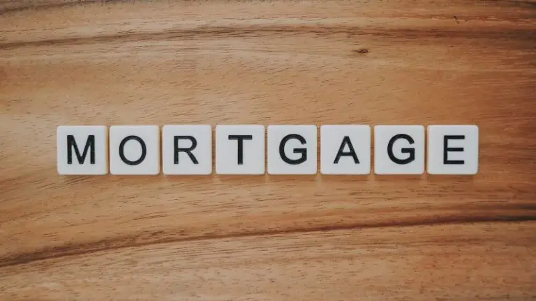 Vendre une maison sous hypothèque : obligations, règles et alternatives