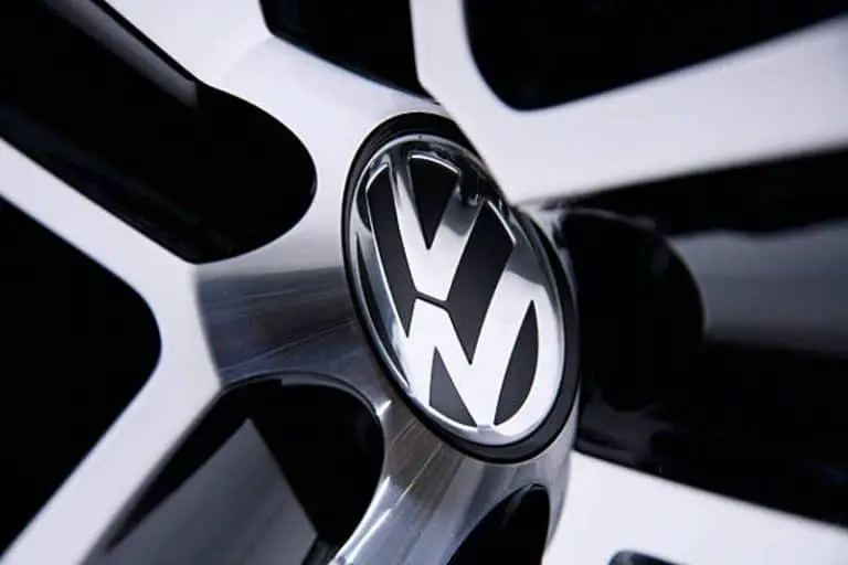 Code défaut VAG : comment lire et décrypter les codes d’erreur sur les véhicules du Groupe Volkswagen ?