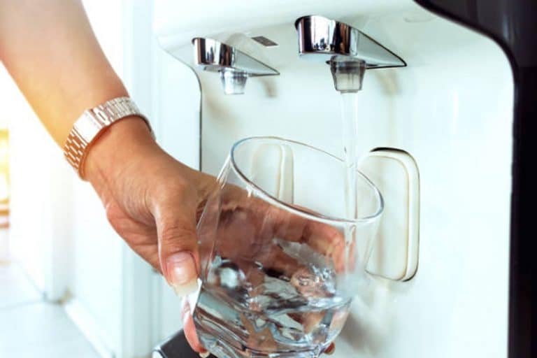 Pourquoi privilégier un purificateur d’eau à une eau minérale ?