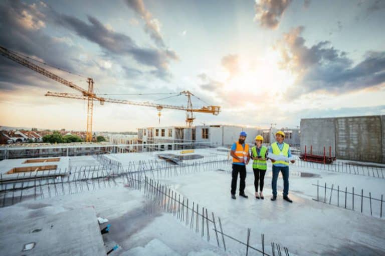 Etapes de la construction d’un bâtiment industriel