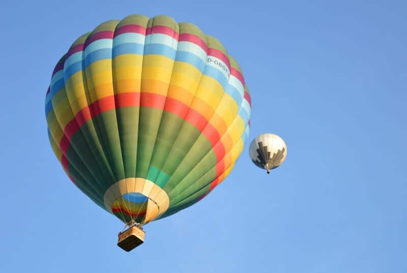 Montgolfière gonflable publicitaire : quel avantage pour les entreprises ?