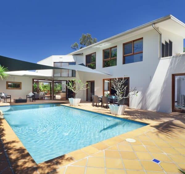 Comment la piscine augmente-t-elle la valeur immobilière de votre maison ?