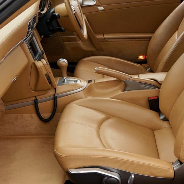 Protégez l’intérieur de votre voiture avec des tapis auto adaptés à la marque !