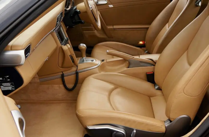 Protégez l’intérieur de votre voiture avec des tapis auto adaptés à la marque !