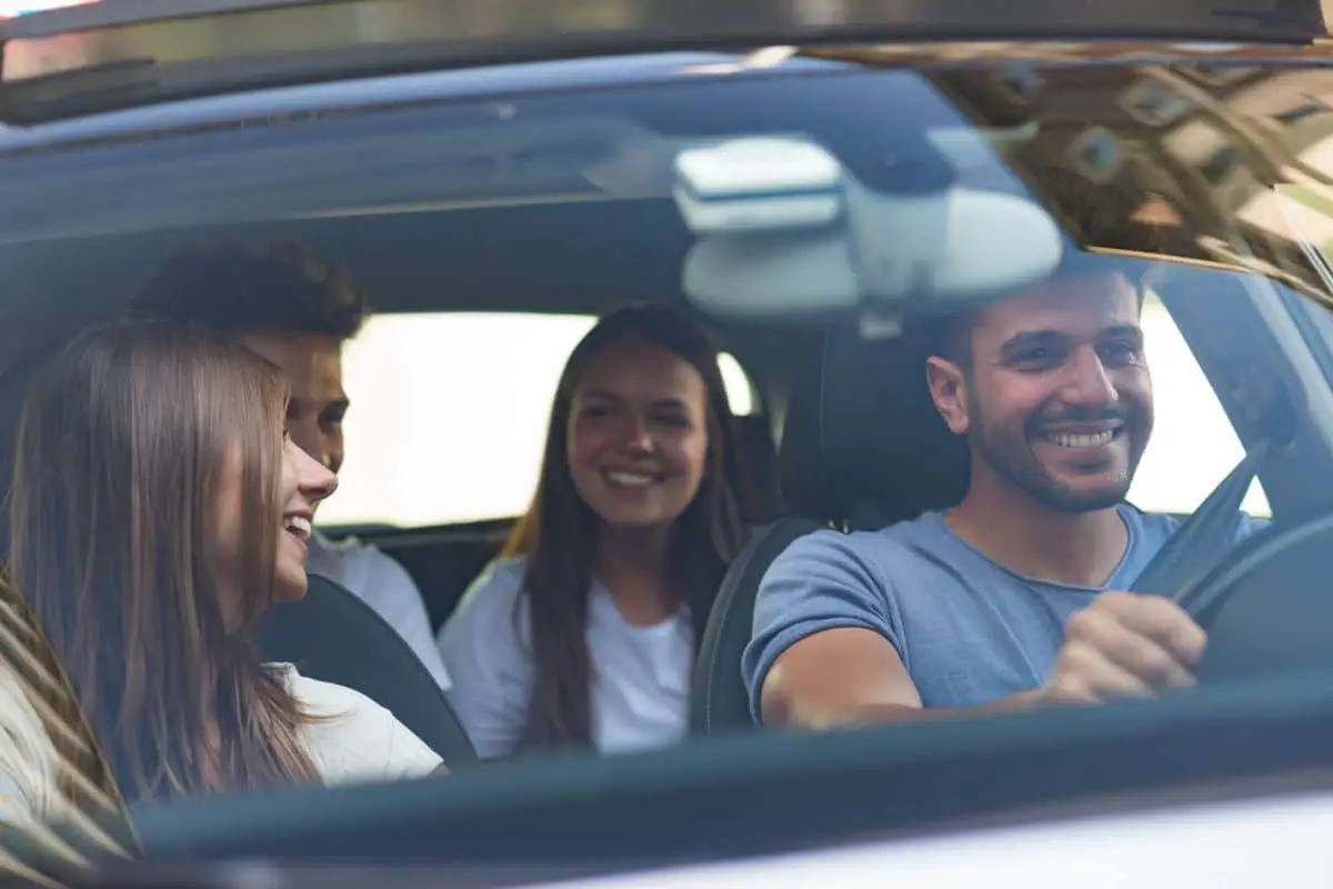 Assurance auto pour les jeunes conducteurs : comment réduire la prime ?