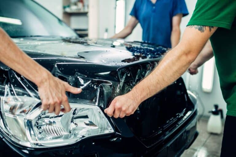 Pourquoi faire installer un film protecteur sur la carrosserie de votre voiture ?