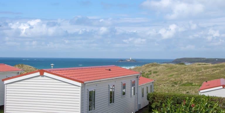 Vacances en famille en bretagne : pourquoi choisir un mobil-home est une excellente option ?